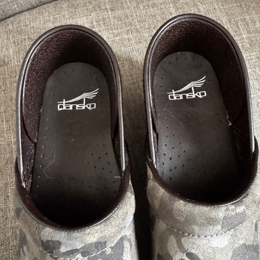 Dansko Professional Slip-On Clog Womens 40 9.5-10 Camo Slip-Resistant - Picture 6 of 6